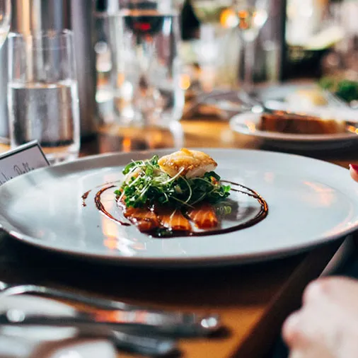 Creating cravings to drive restaurant visits, reach audiences at their point of hunger and showcase meals in dynamic mobile ads.